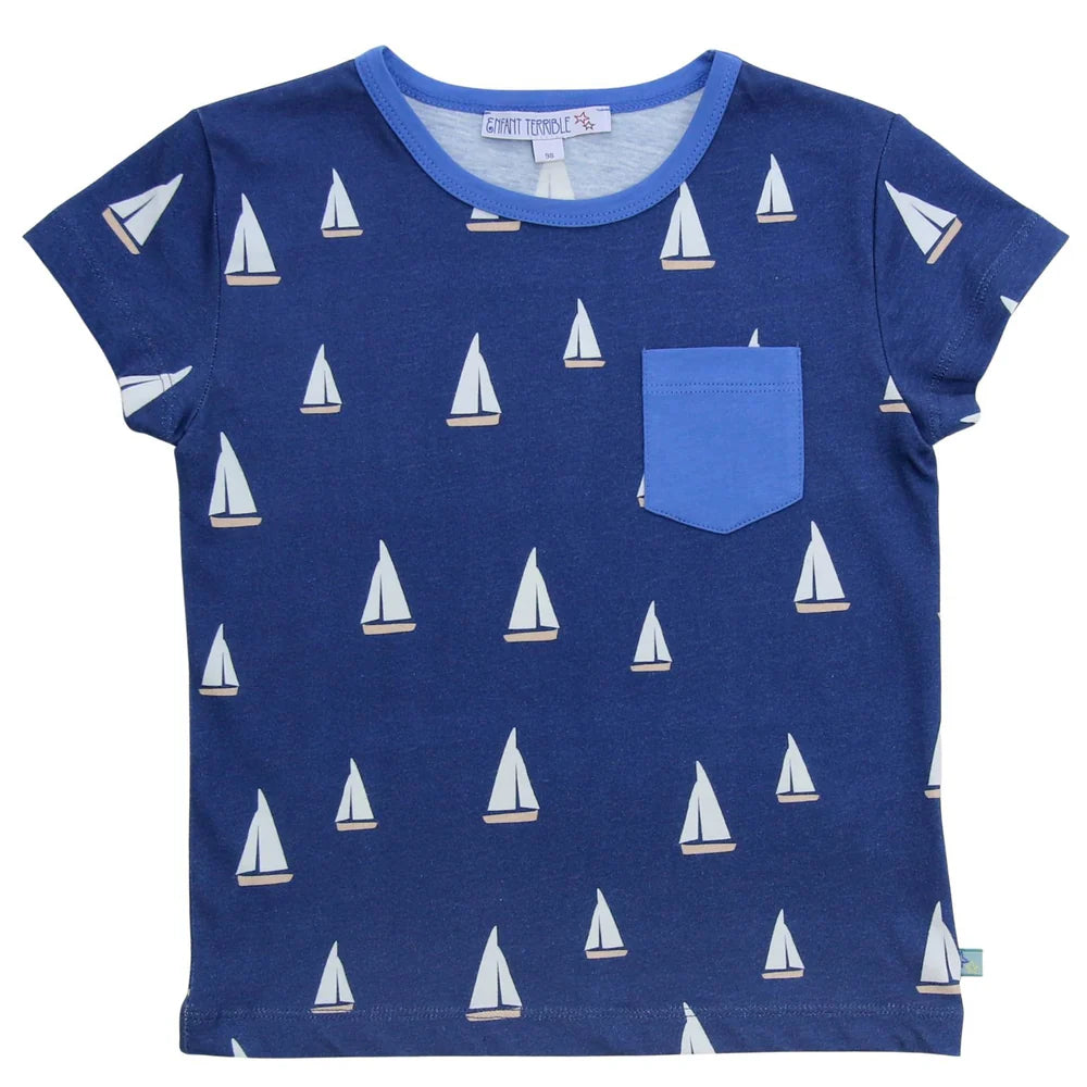 T-Shirt with sailboat print in navy and white