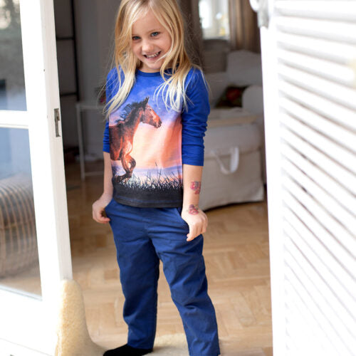 Shirt with large horse print in cobalt