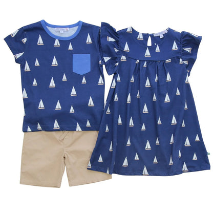 T-Shirt with sailboat print in navy and white